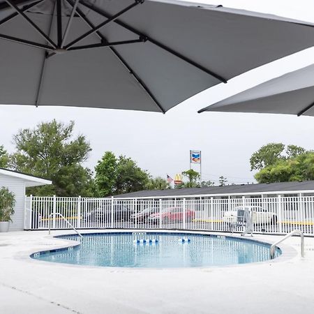 Golden Isles Inn & Suites Brunswick  Kültér fotó
