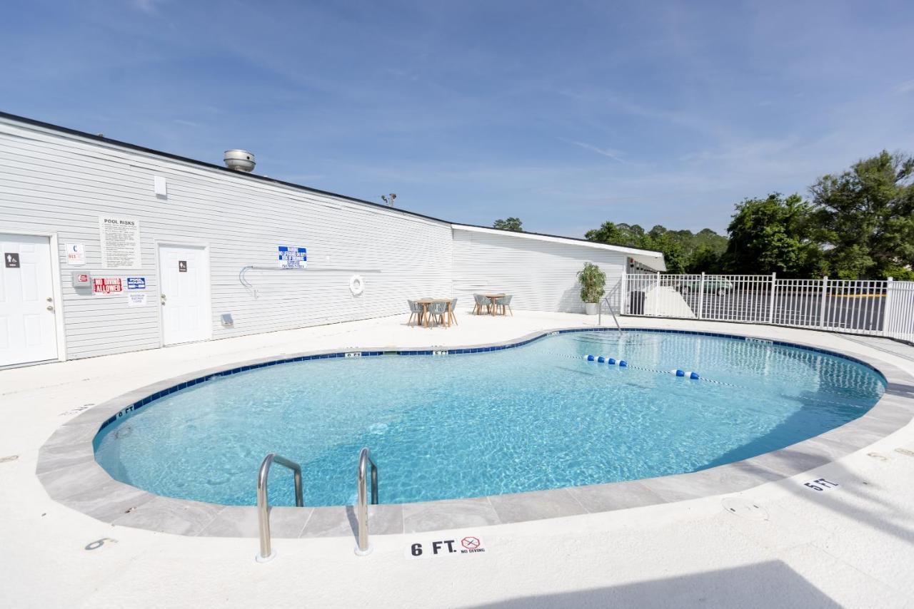 Golden Isles Inn & Suites Brunswick  Kültér fotó