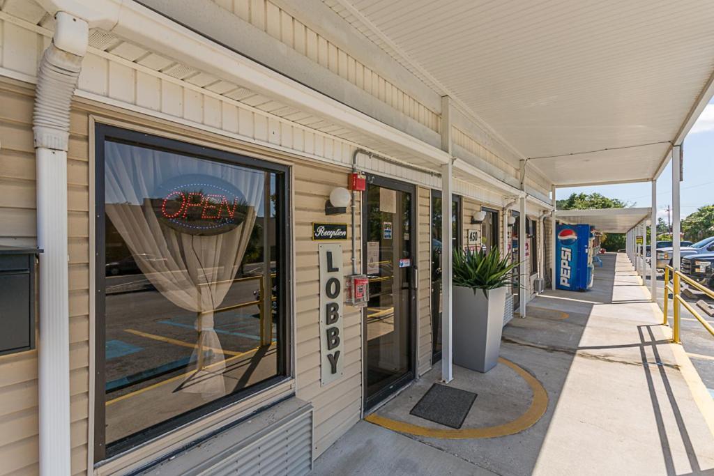 Golden Isles Inn & Suites Brunswick  Kültér fotó