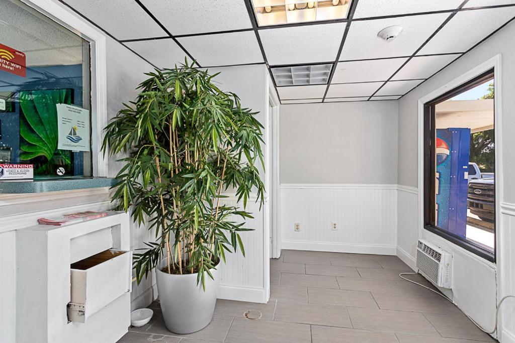 Golden Isles Inn & Suites Brunswick  Kültér fotó